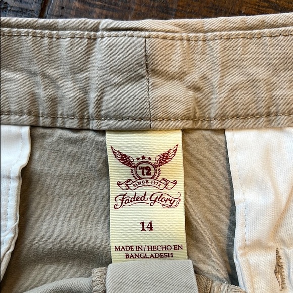 Faded Glory Khaki and Cream Shorts - Picture 2 of 3
